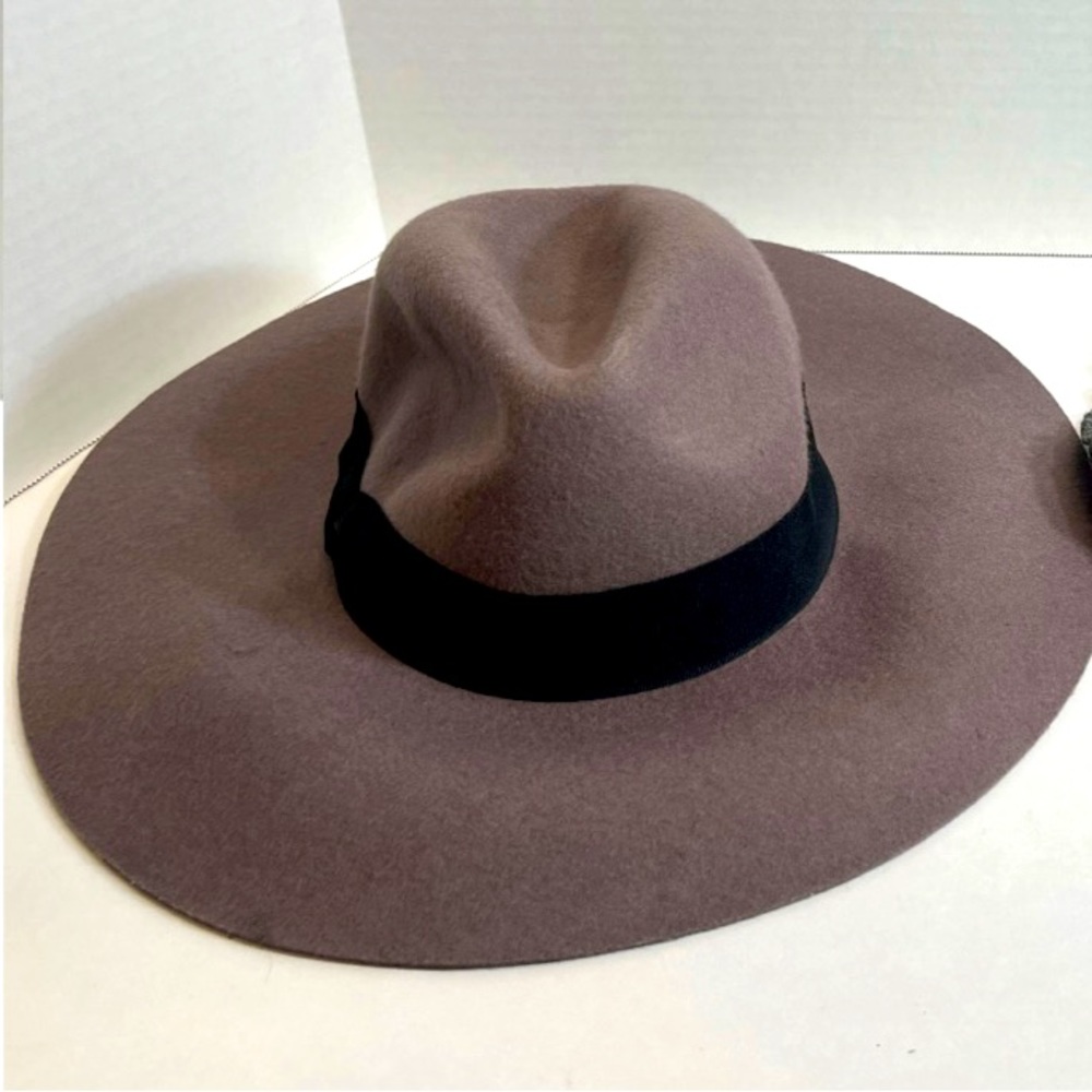 Woman’s hat